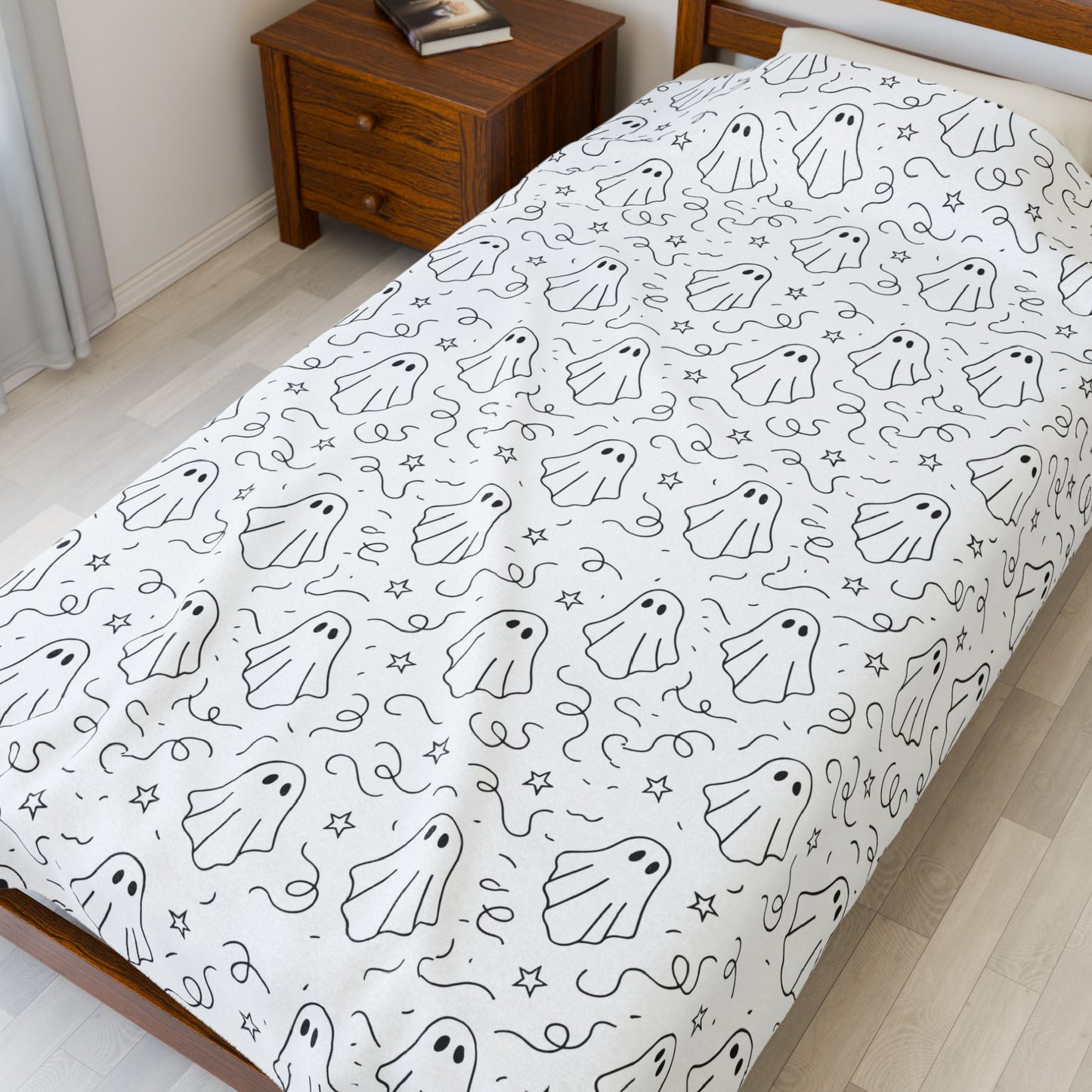 Cozy Ghost Velveteen Plush Blanket