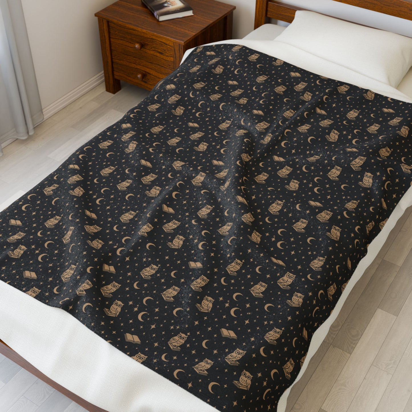 Starry Night Owls Cozy Velveteen Plush Blanket for Home